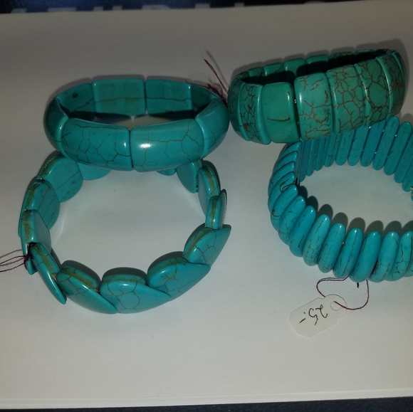 New Turquoise Dyed Howalite stretch Bracelet - Picture 5 of 8